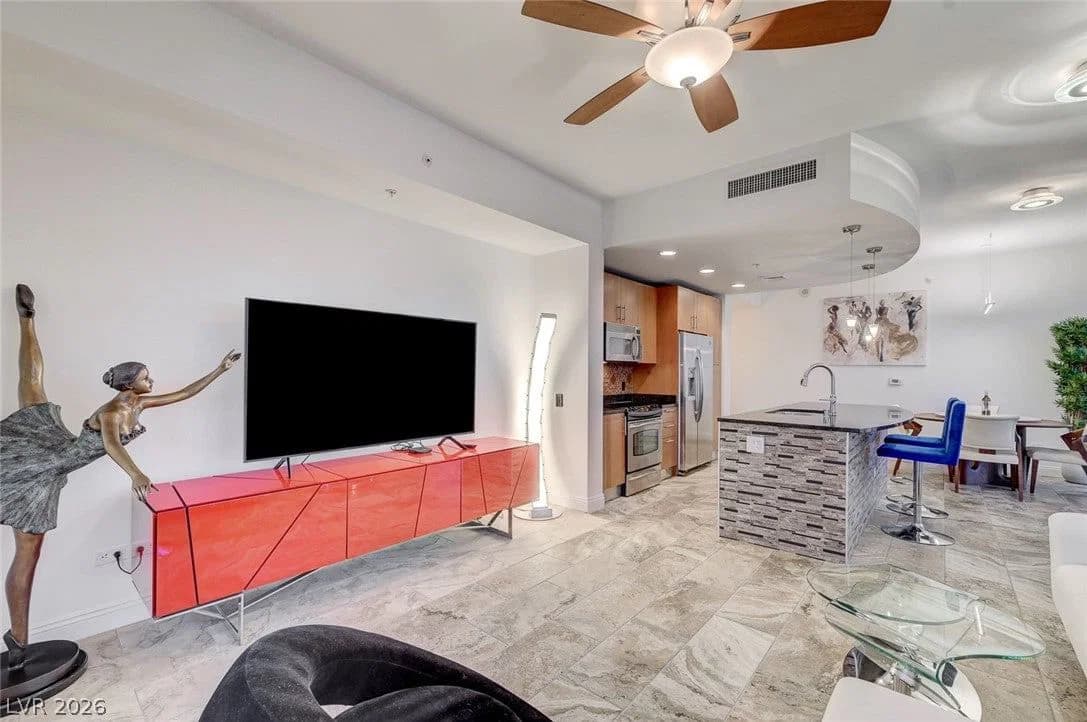 200 Sahara Avenue photo 5