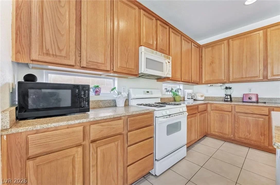 954 Tropic Wind Avenue photo 4