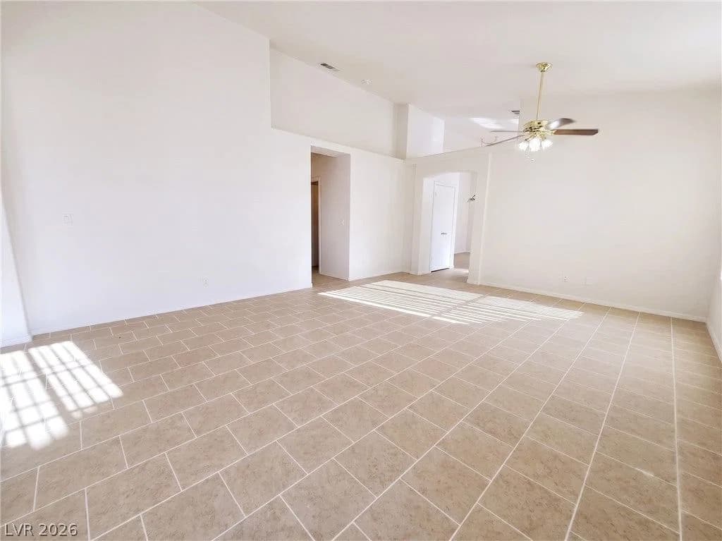 2054 Cardigan Avenue photo 5
