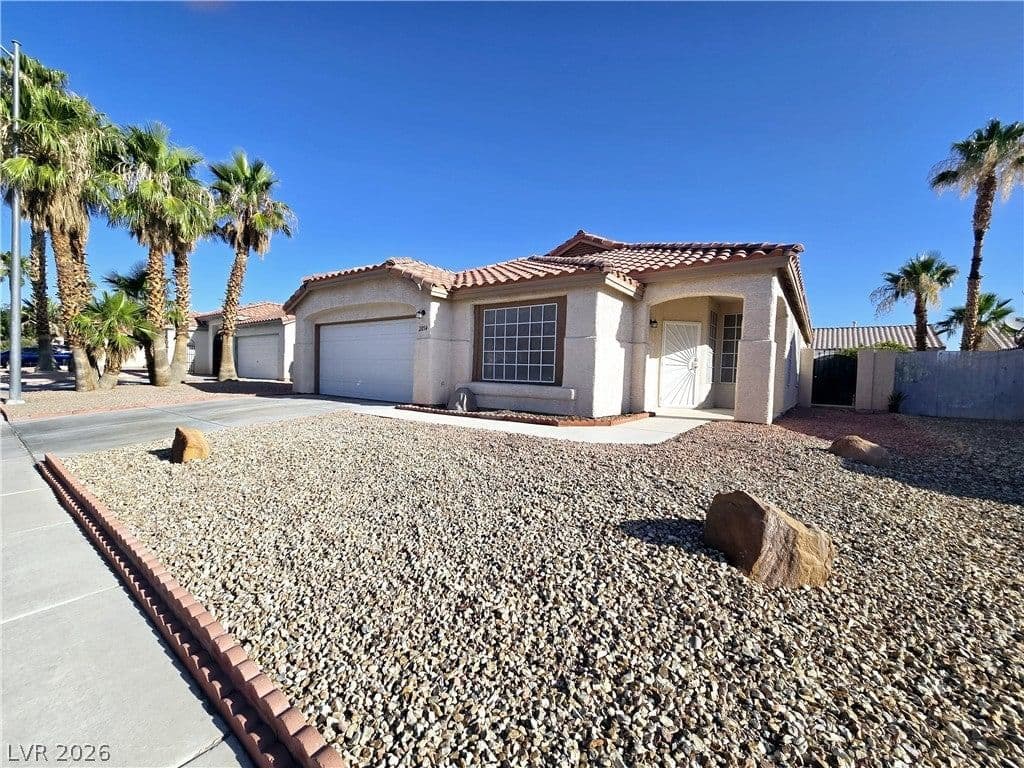 2054 Cardigan Avenue photo 3