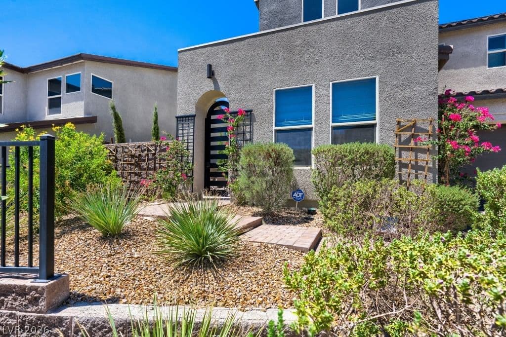 1074 Parkington Avenue photo 3