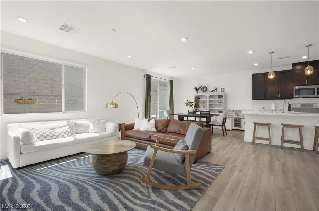 681 Infinity Ridge Street photo 4