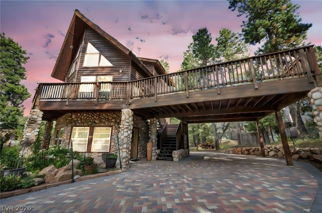 4137 Matterhorn Way photo 2
