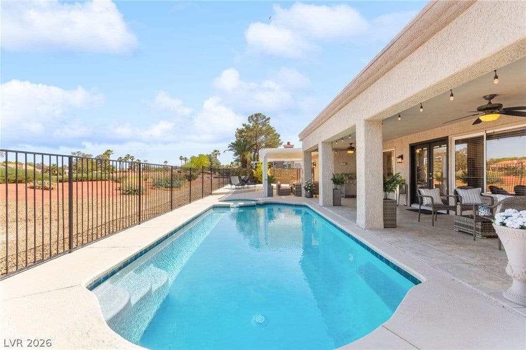 2900 Crown Ridge Drive photo 5
