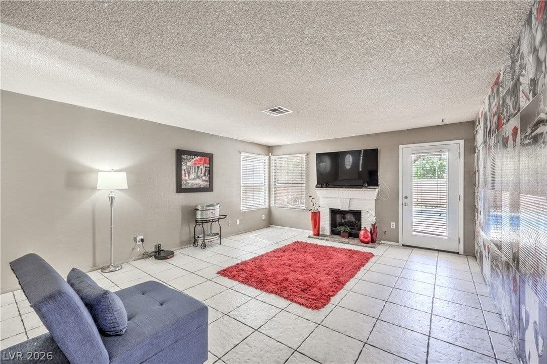 6633 Crosstimber Court photo 5