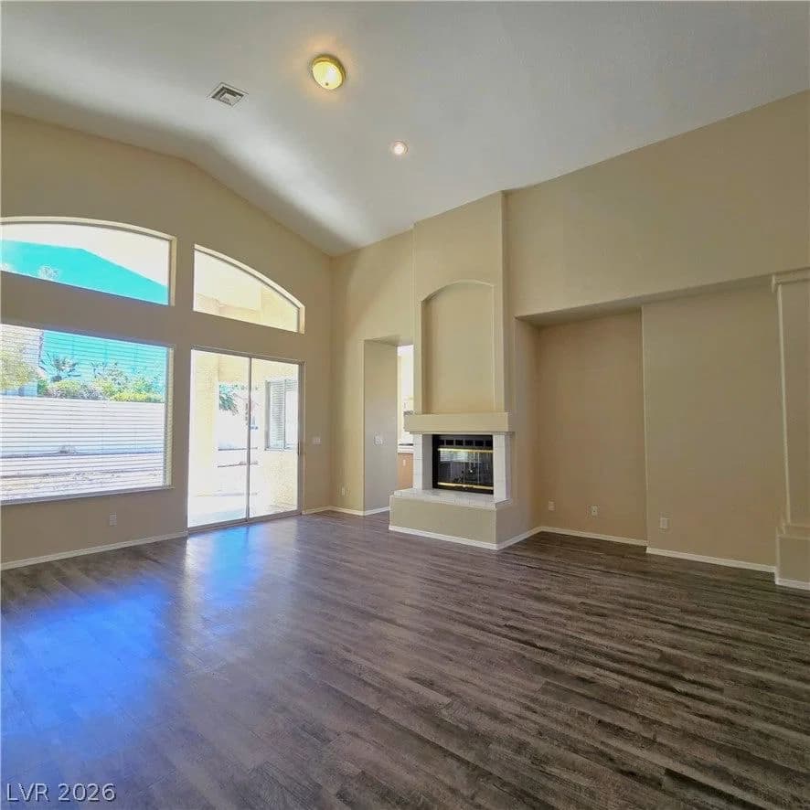 1445 Castle Crest Drive photo 5