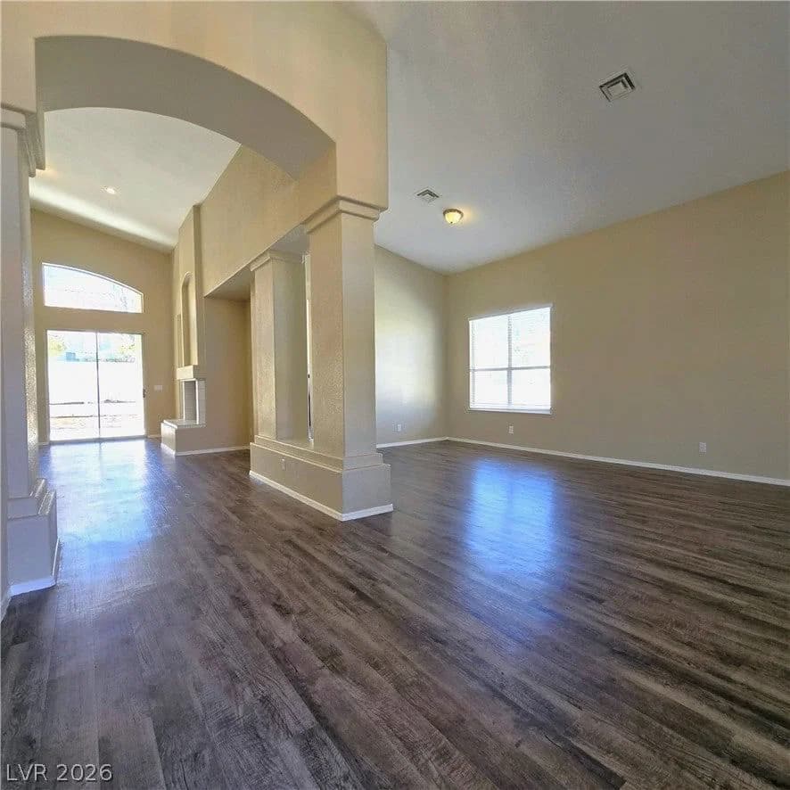 1445 Castle Crest Drive photo 2