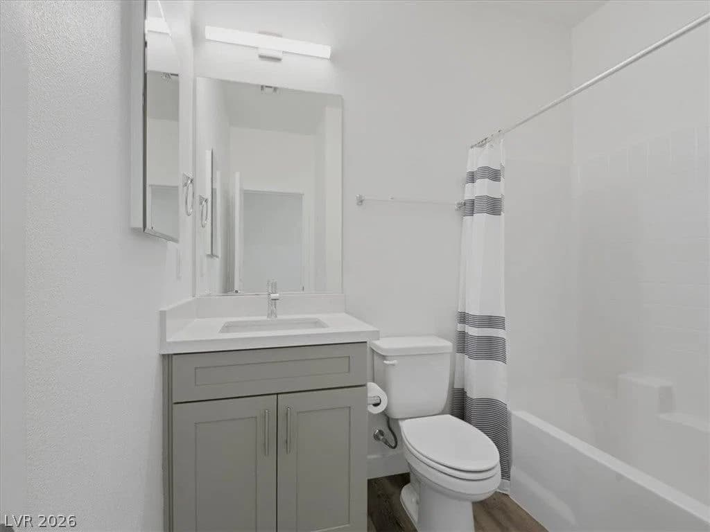 1193 Blossom Point Street photo 5