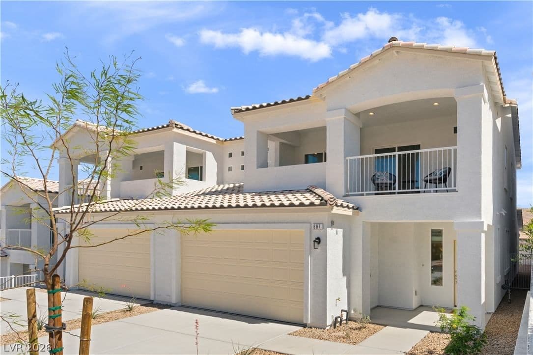 691 Florence Drive photo 4