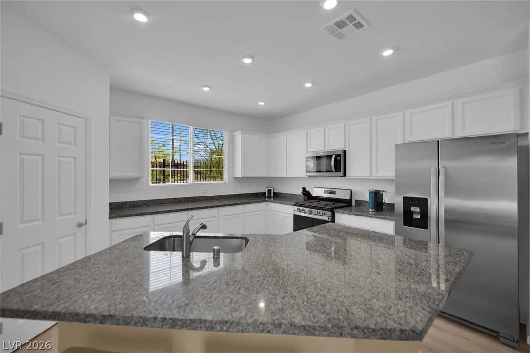10691 Sariah Skye Avenue photo 5