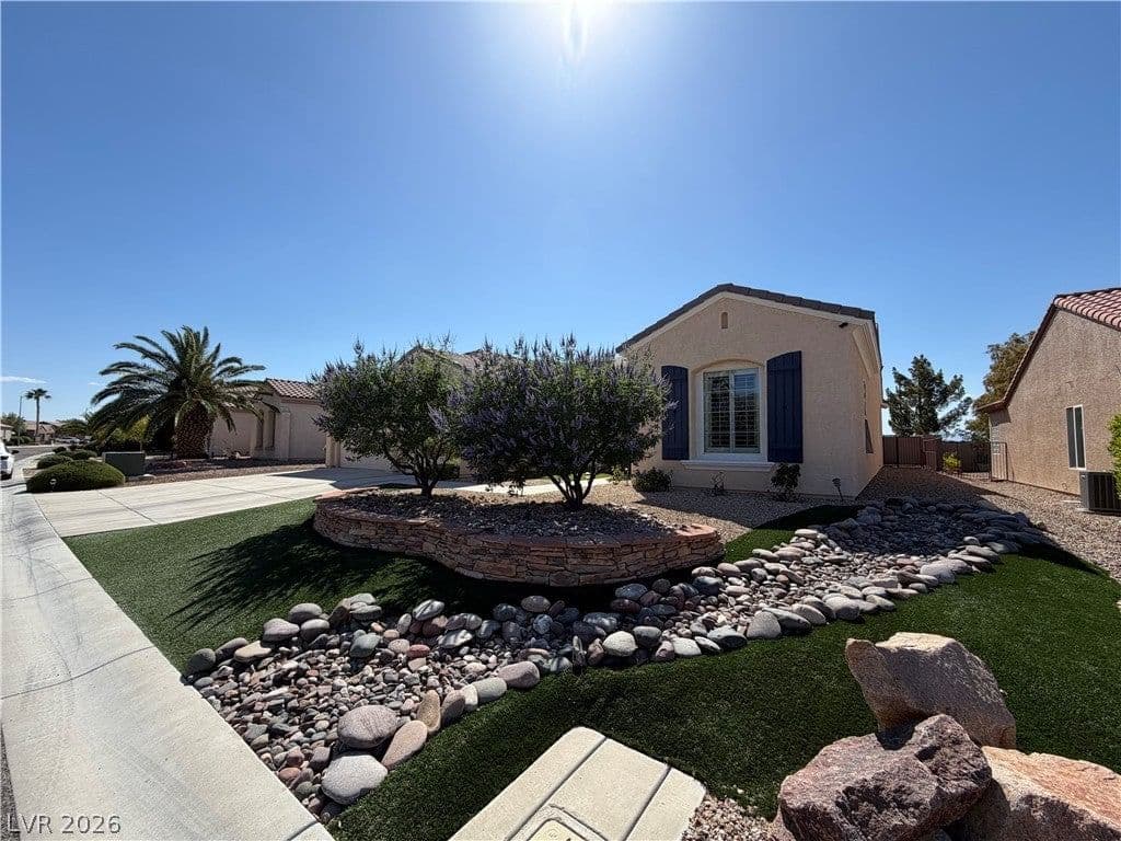 2127 Clearwater Lake Drive photo 3