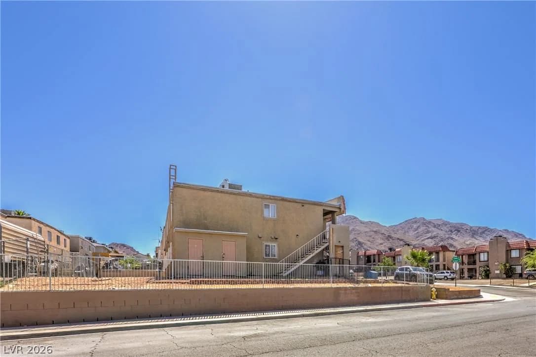 6920 Dunsbach Way photo 4