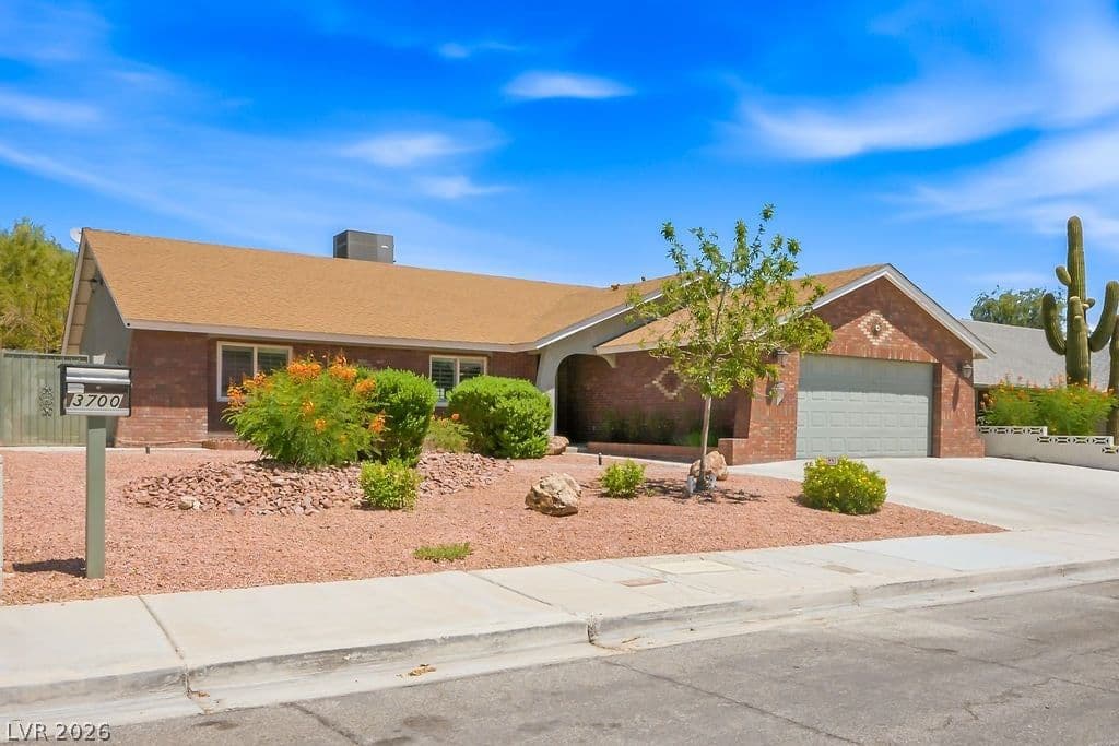 3700 Briarglen Lane photo 5