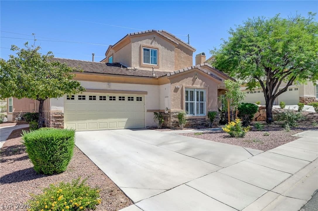 203 Kaelyn Street photo 3