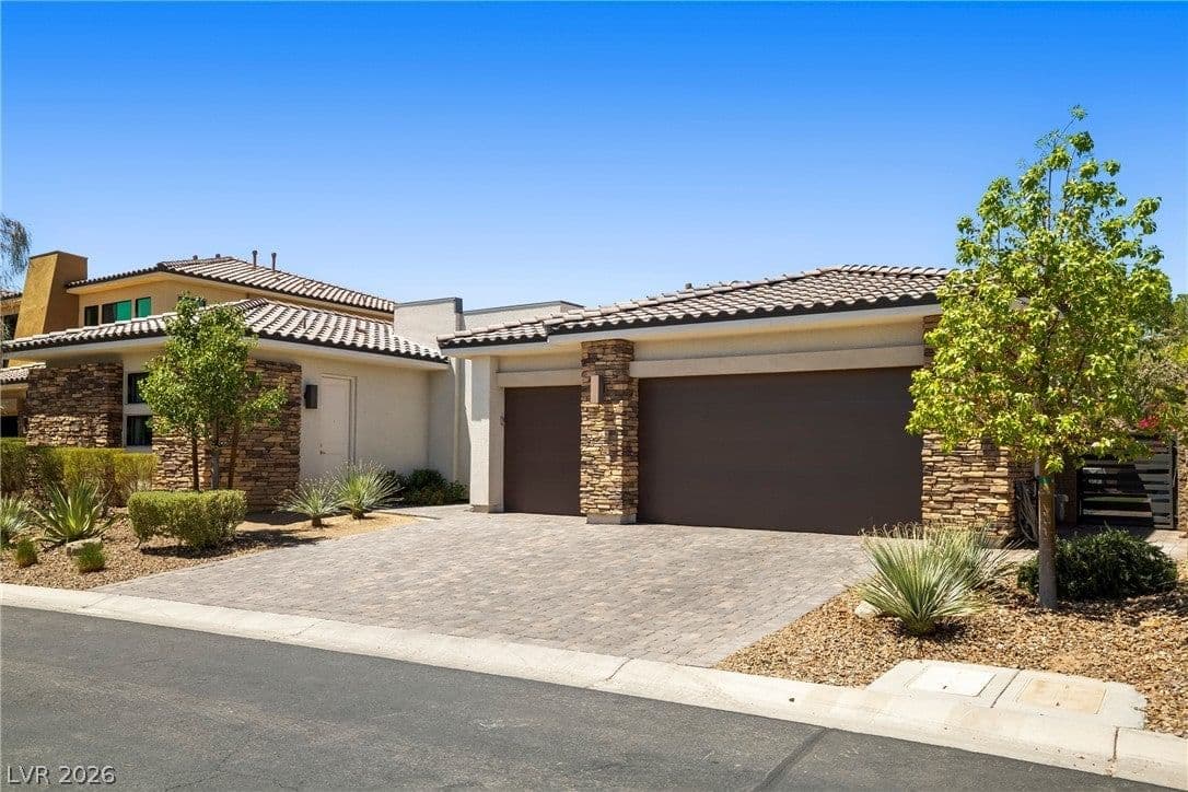 45 Garibaldi Way photo 4