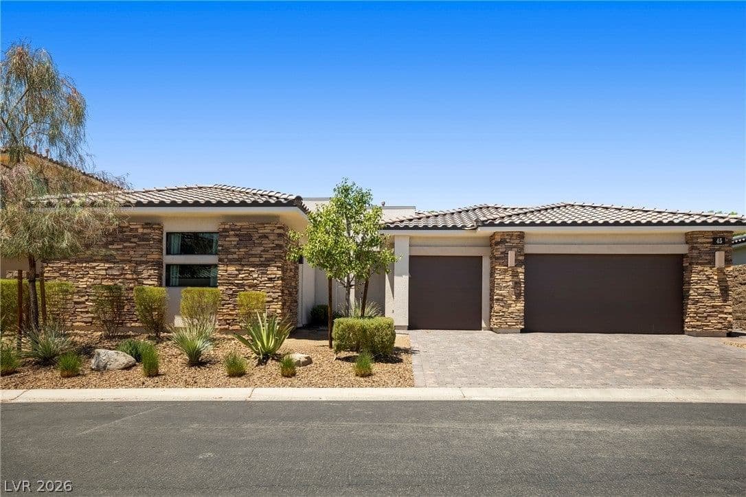 45 Garibaldi Way photo 2