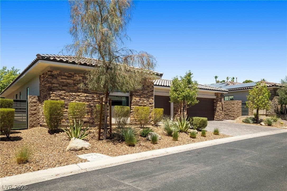45 Garibaldi Way photo 3