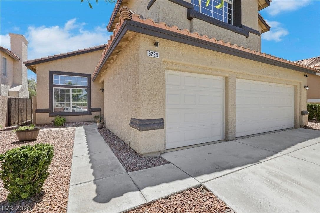 9229 Valador Avenue photo 4