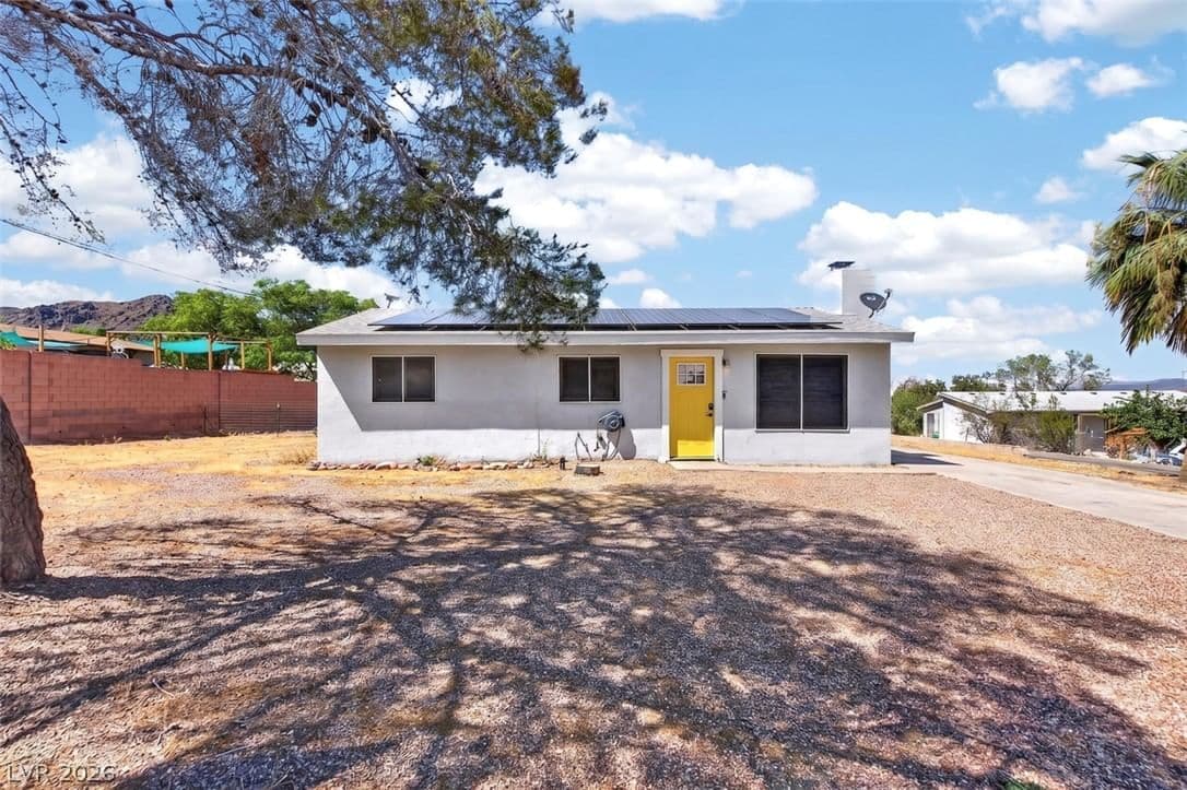 300 Lakeview Drive photo 3