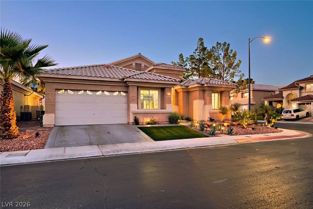 8870 Las Montanas Avenue photo 3