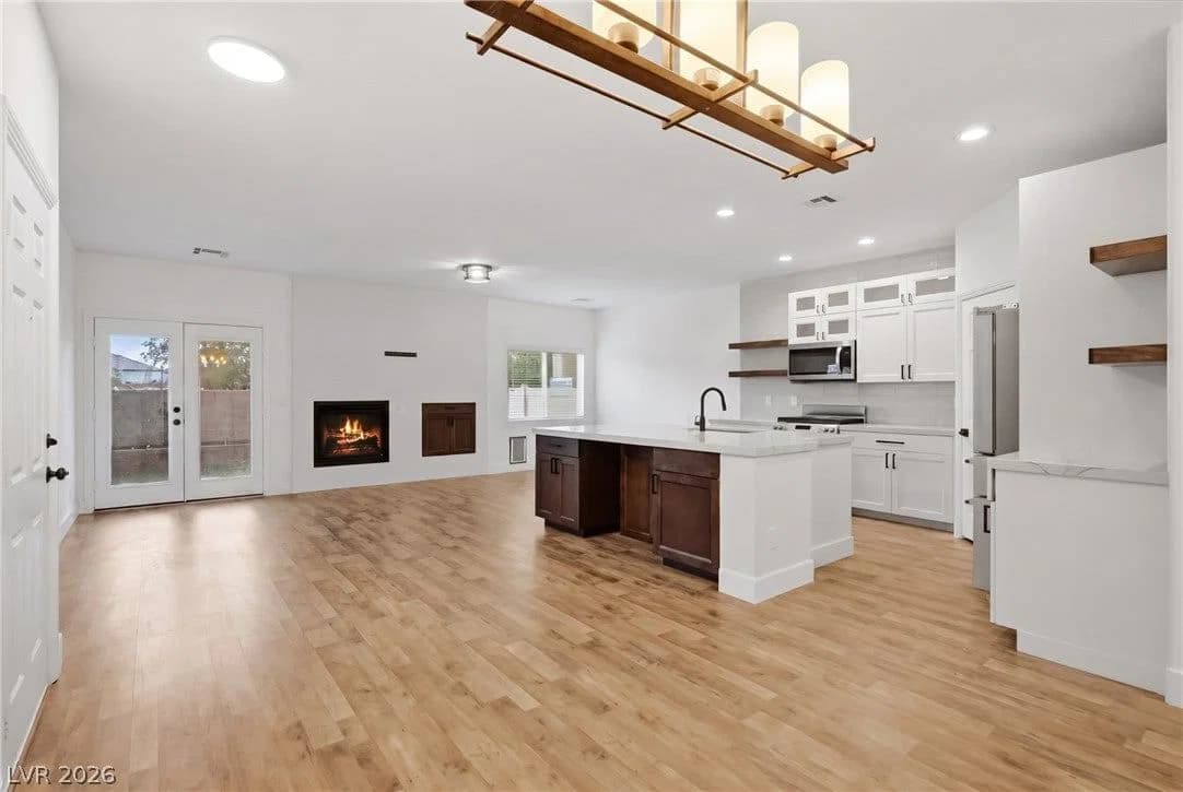 10673 Petricola Street photo 2