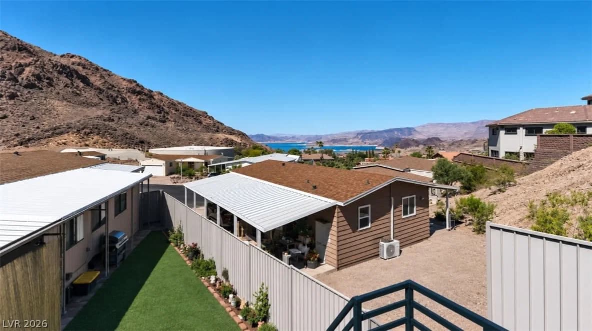 685 Mount Bona Way photo 2