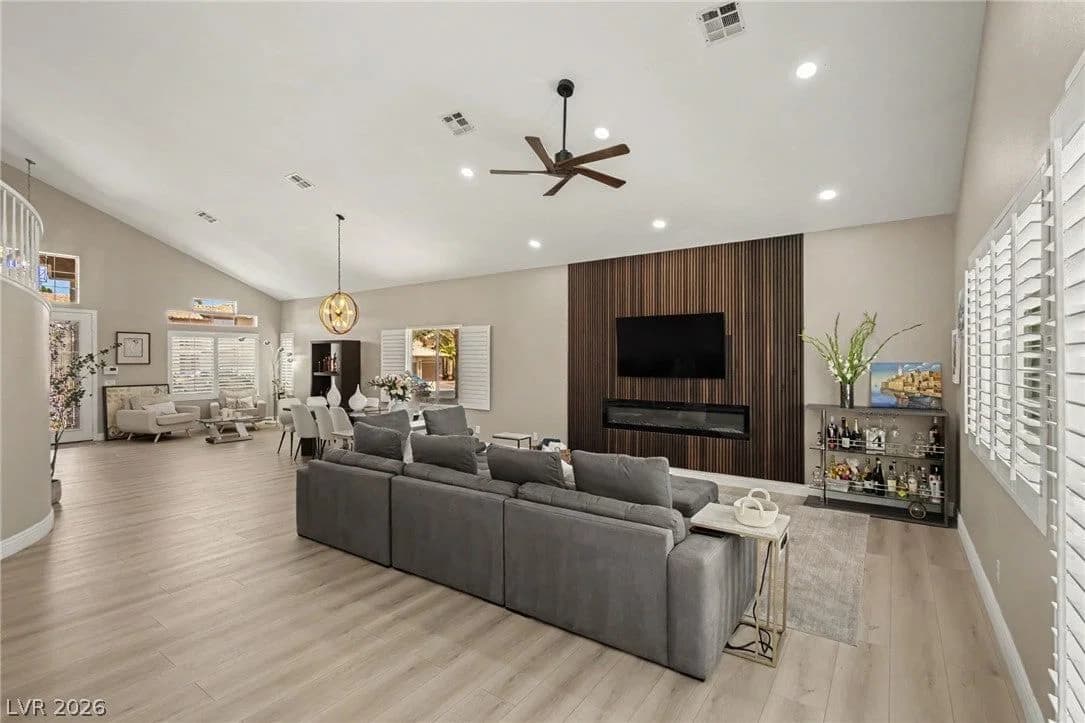 9521 Marina Valley Avenue photo 4