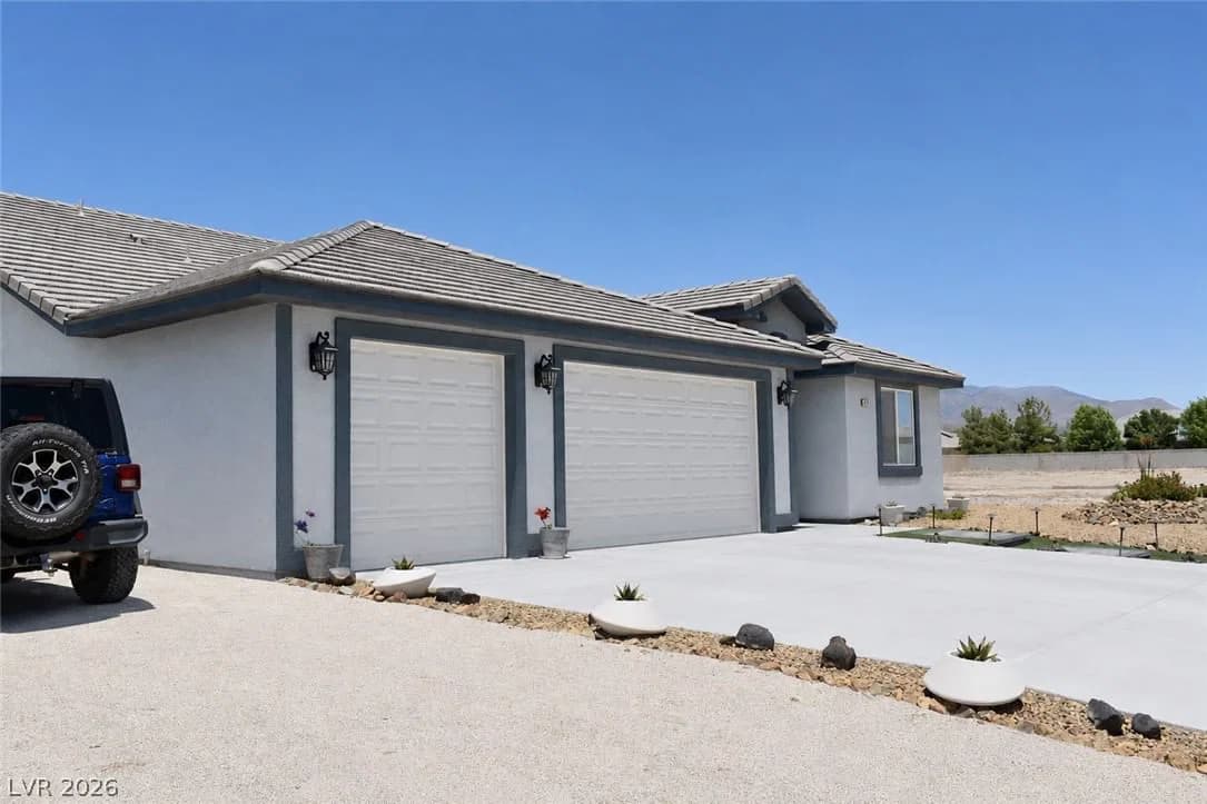 4670 Stonebridge Court photo 4