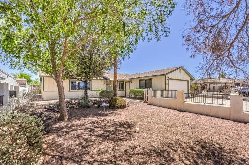 250 Princess Ann Court photo 2