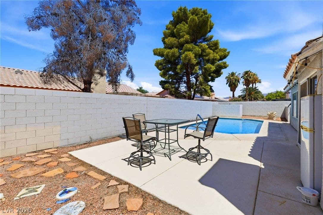 5029 Sunrise Falls Court photo 3