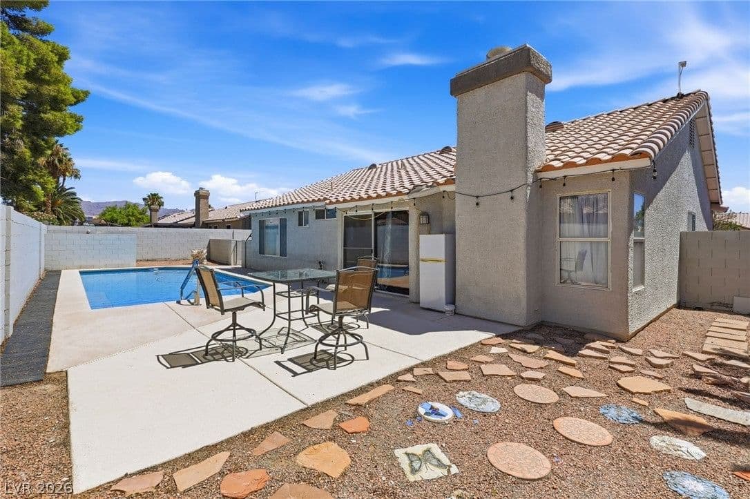 5029 Sunrise Falls Court photo 2