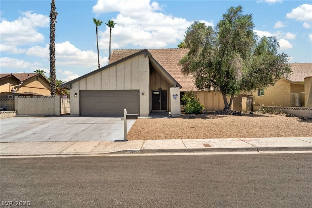 4431 El Campana Way photo 2