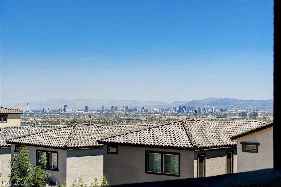 11627 Desert Hollow Avenue photo 2