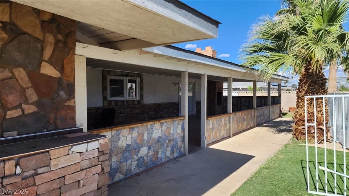 4897 Sawyer Avenue photo 3