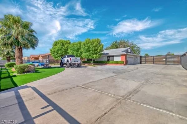 2295 Gateway Road photo 5