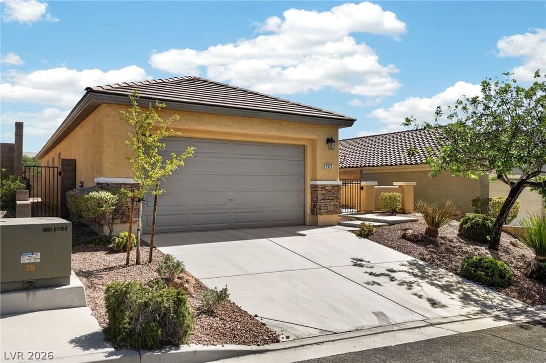 2623 Lochleven Way photo 2