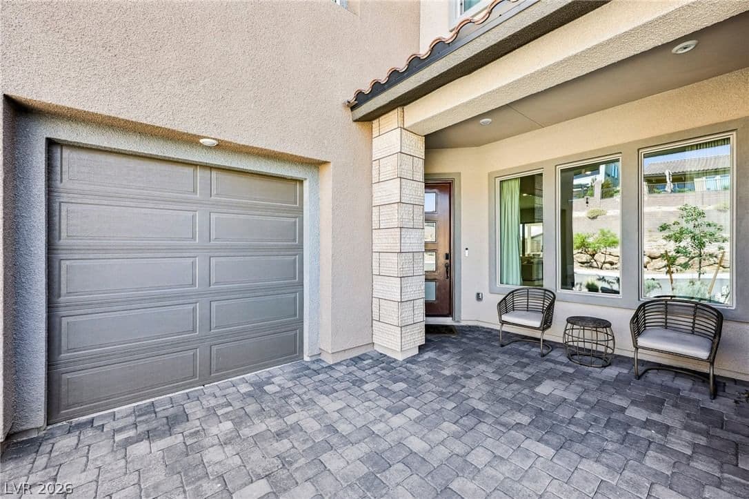 176 Harris Peak Street photo 5