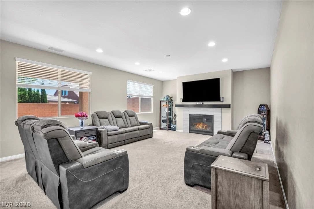 9627 Ashlynn Peak Court photo 5