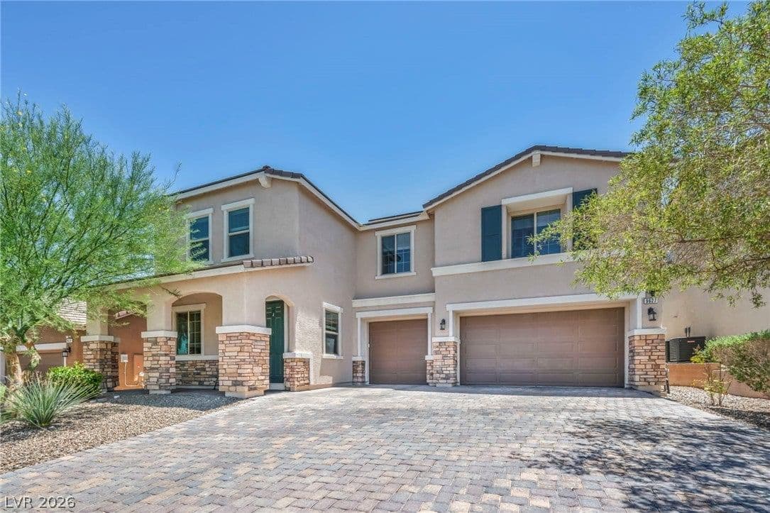 9627 Ashlynn Peak Court photo 2