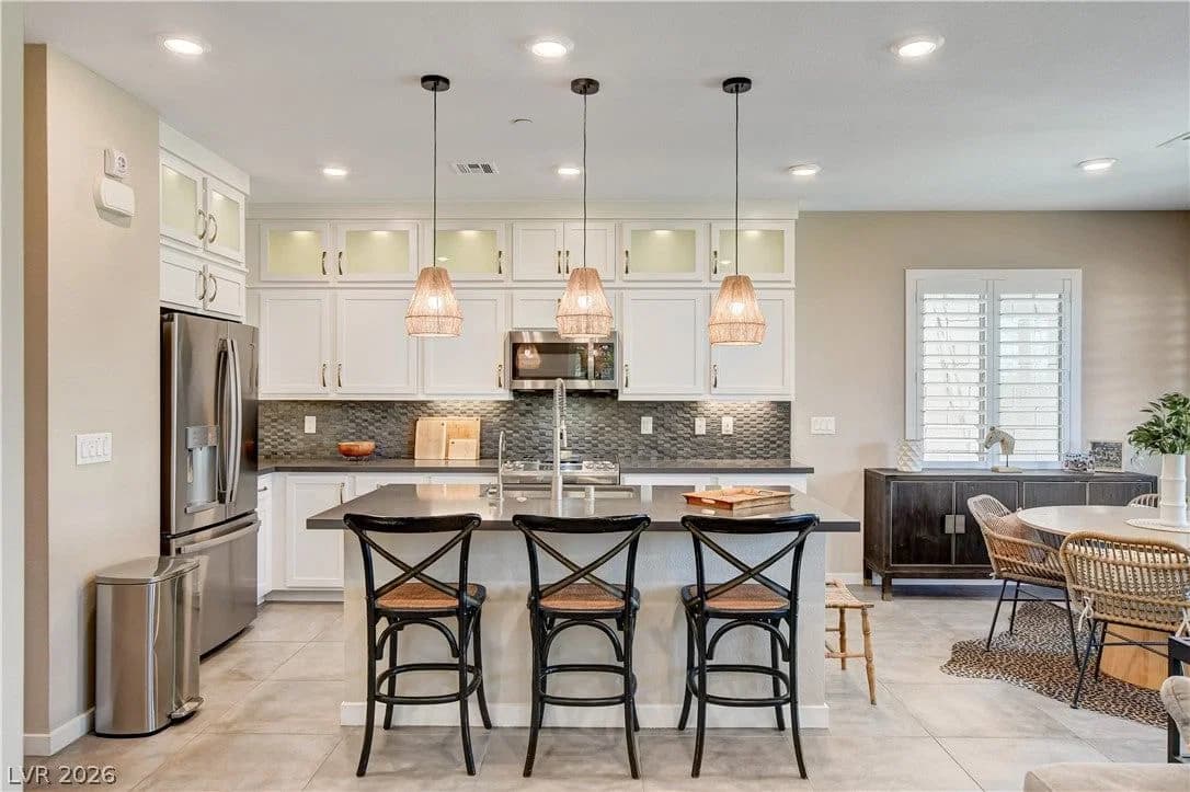 11532 Desert Hollow Avenue photo 3