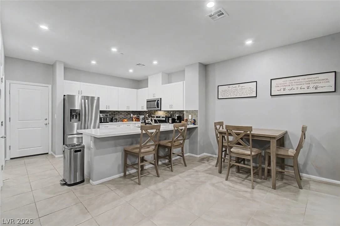 6740 Nimbus Avenue photo 2