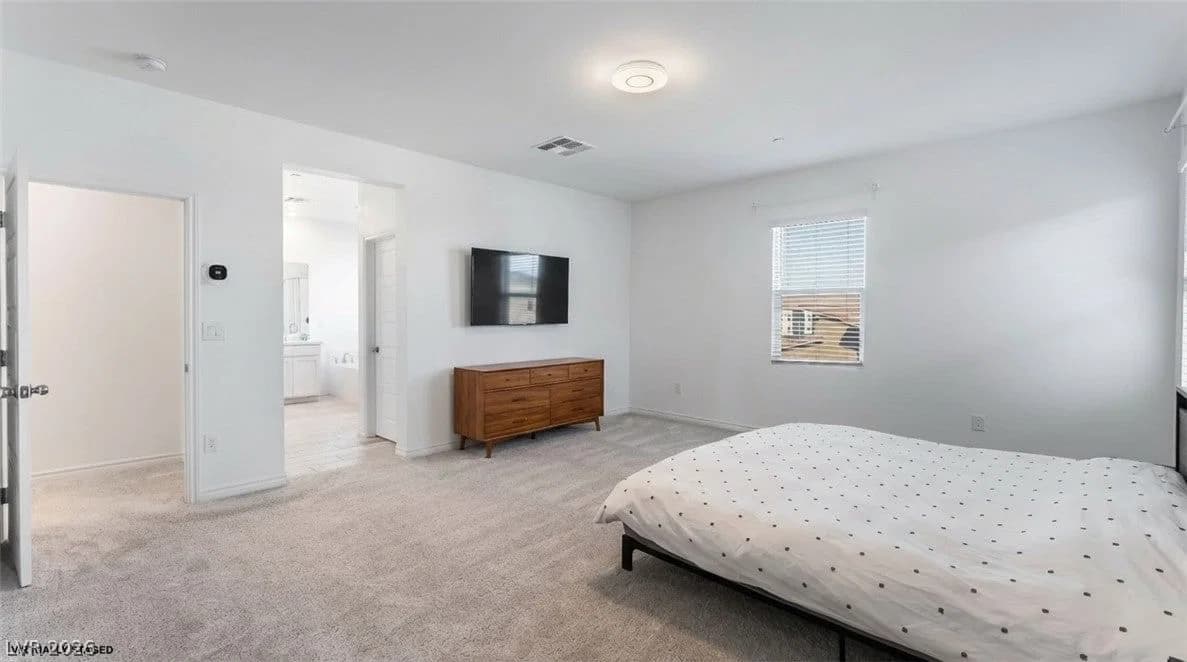 8866 Mountain Lion Avenue photo 4