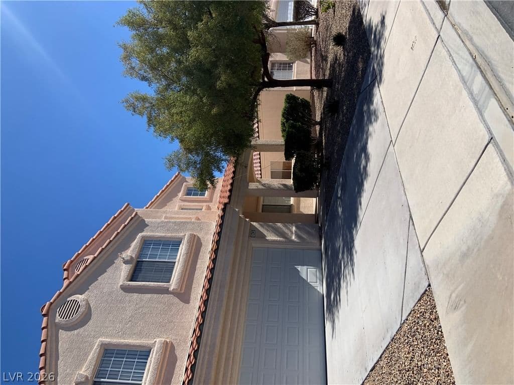 1240 Emerald Crest Street photo 2