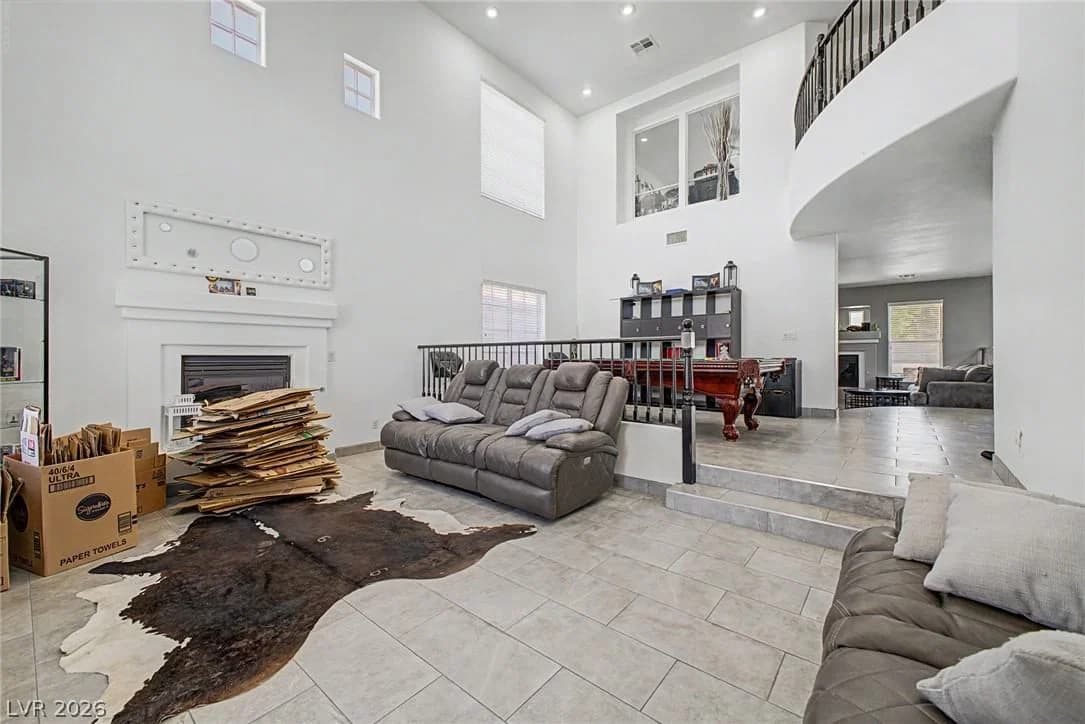 8633 Vivid Violet Avenue photo 4