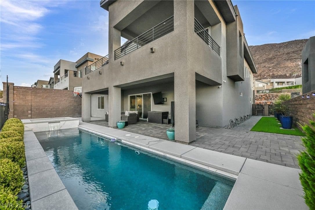 230 Shaded Canyon Drive photo 2