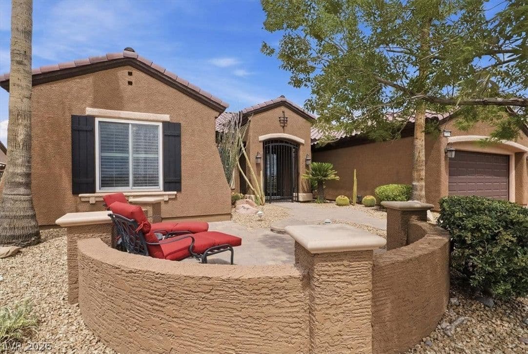 2852 Patriot Park Place photo 2