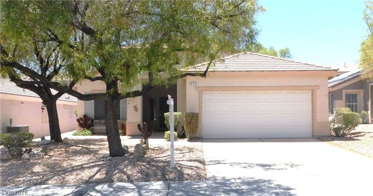 499 Elm Crest Place photo 2