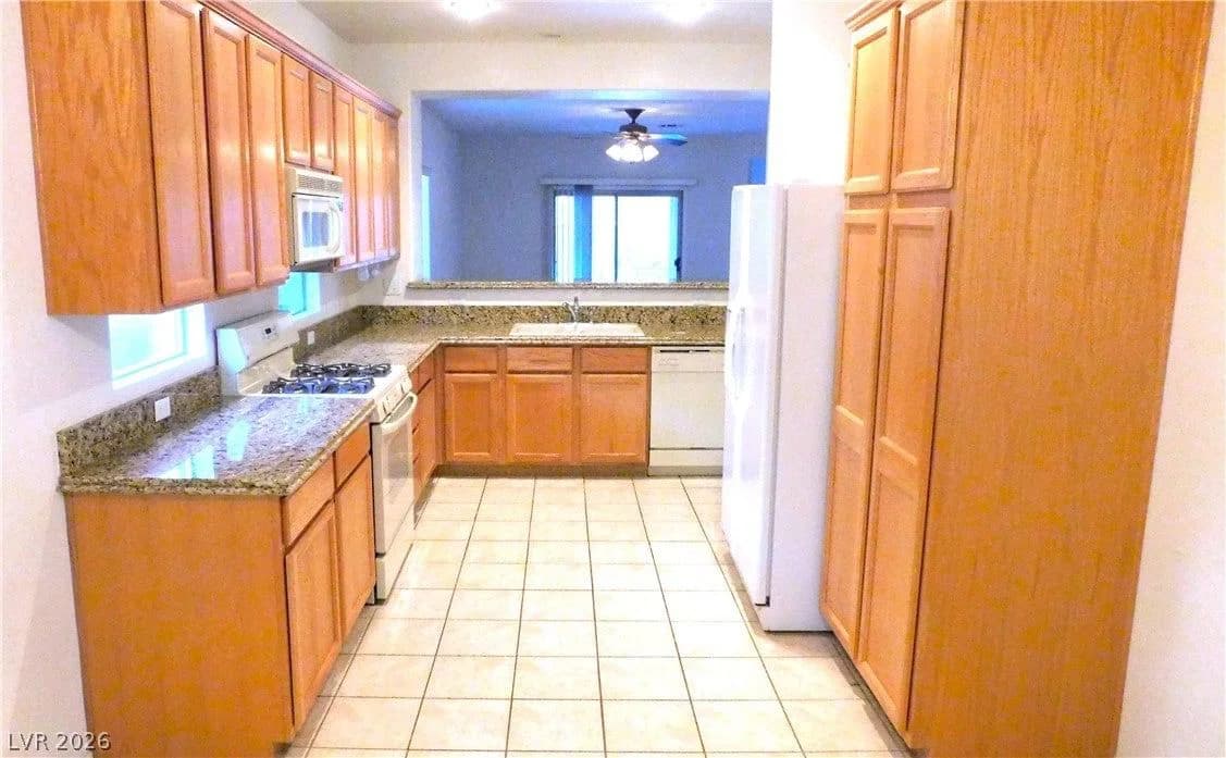 499 Elm Crest Place photo 5