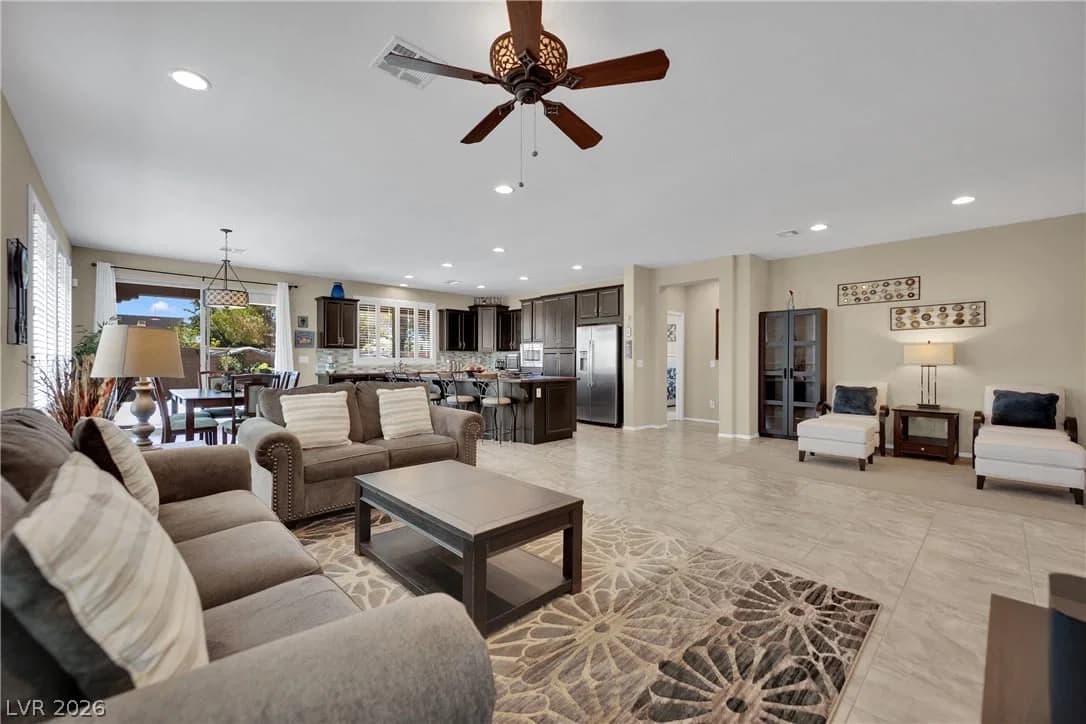3829 Riviera Regal Avenue photo 2