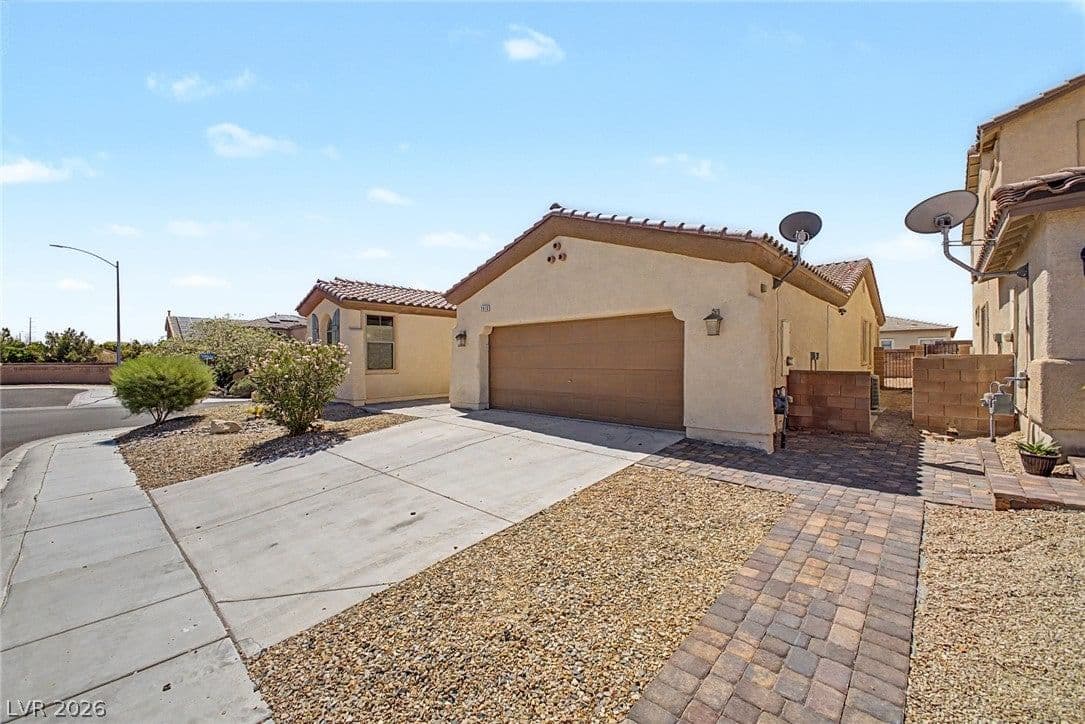 2013 Alamo Heights Avenue photo 3